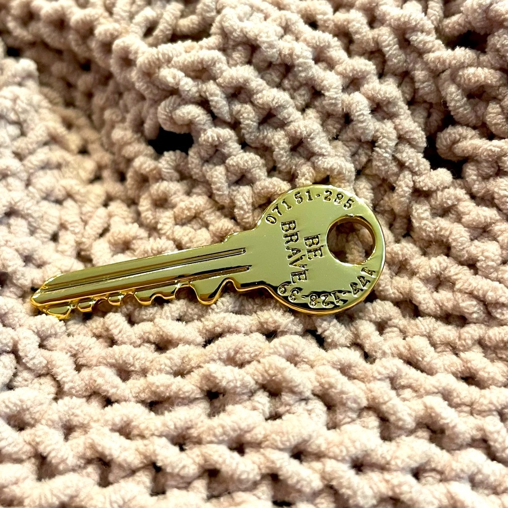 🌟Key Charm Pendant ‘Be Brave’